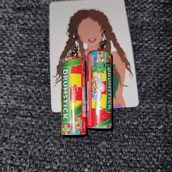 MINI BRAND EARRINGS - Picture 14 of 16